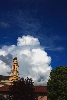 img/wallpapers3-campanile-nuvole.jpg